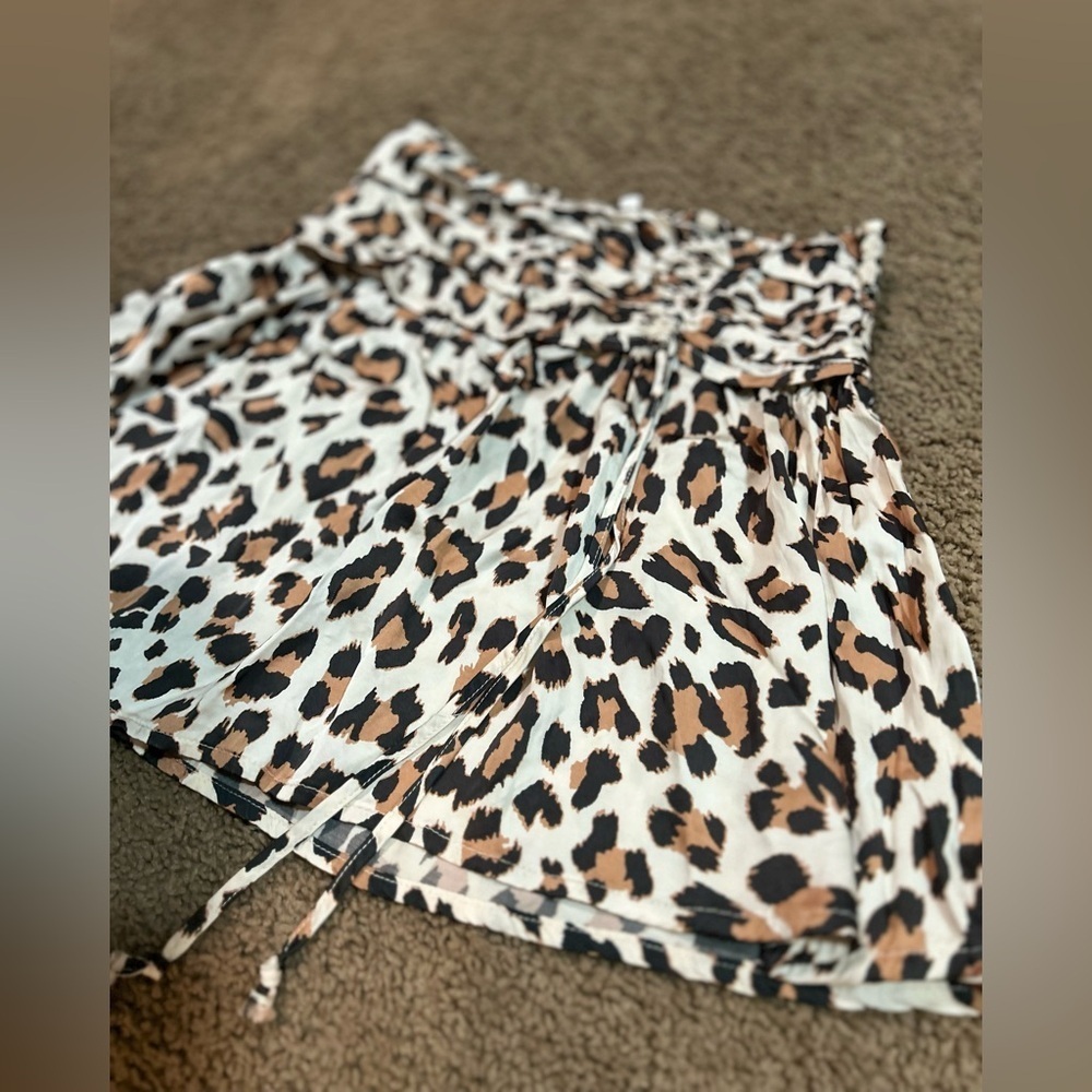 Aerie Leopard Print Mini Skirt Silky Feel Smocked Waist Tie Front Women’s Size S - Picture 4 of 6